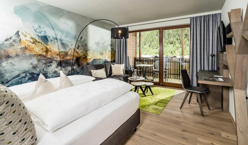 Alpine Luxury Spa Resort Schwarzenstein Luttach Exterior foto