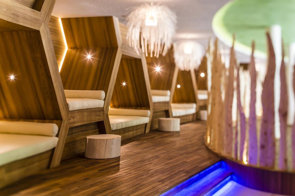 Alpine Luxury Spa Resort Schwarzenstein Luttach Exterior foto