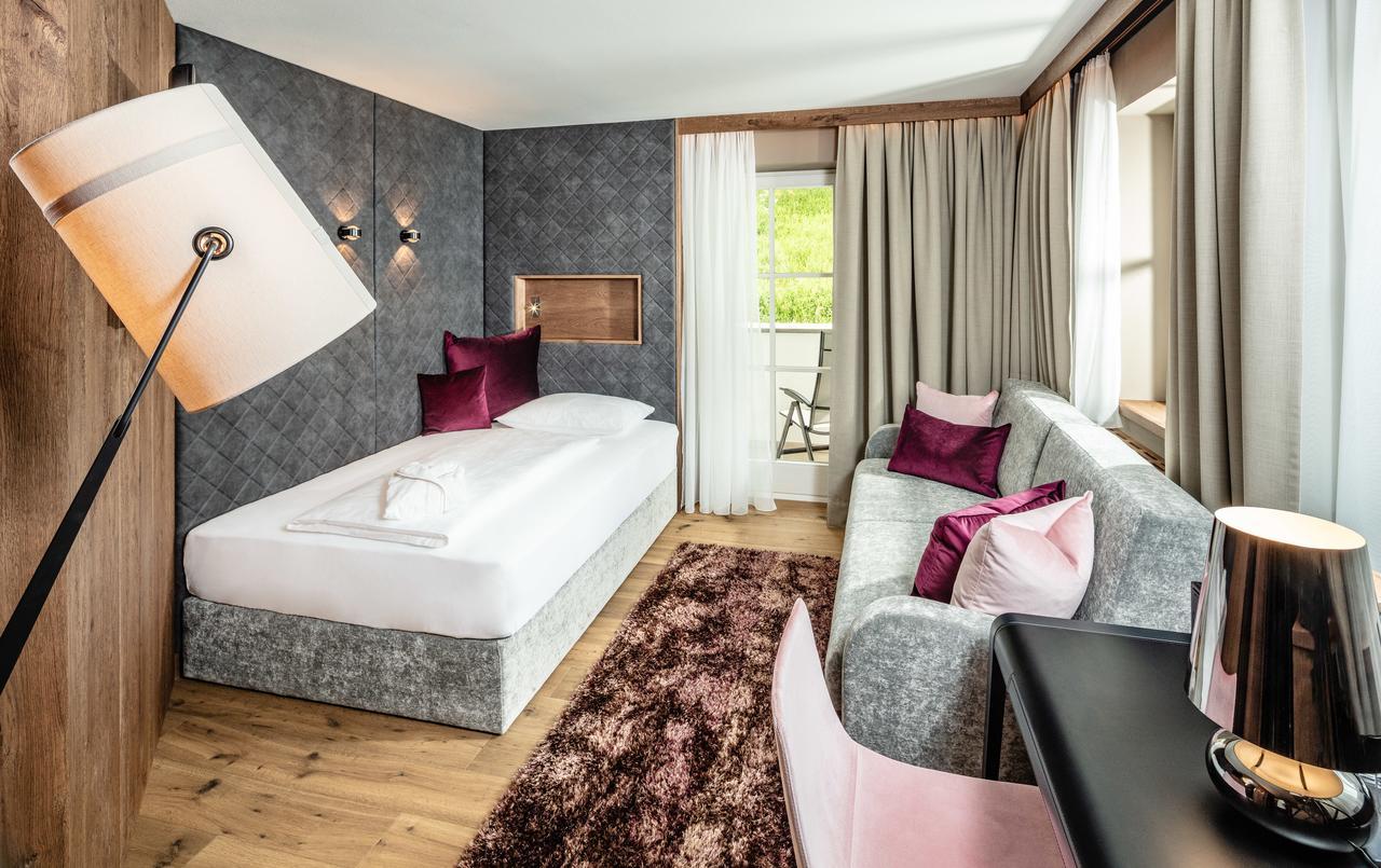 Alpine Luxury Spa Resort Schwarzenstein Luttach Exterior foto
